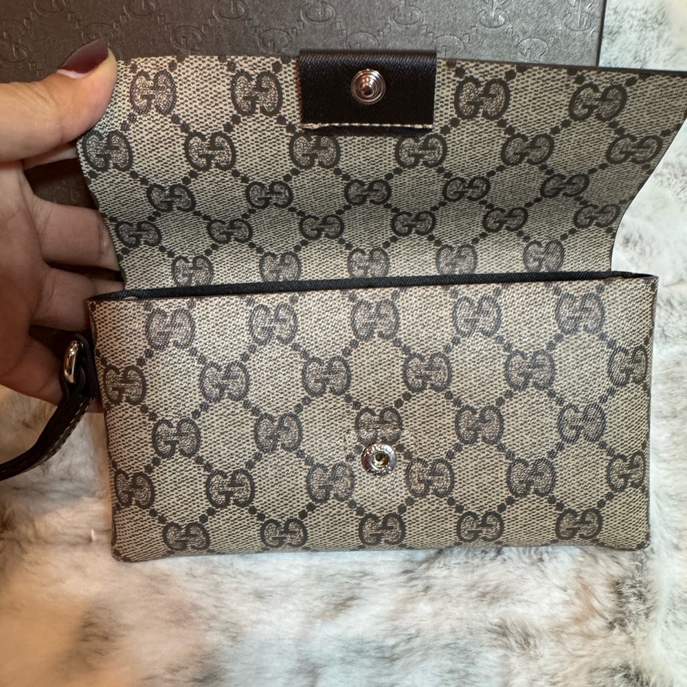 Gucci GG Supreme Canvas Clutch – Brown | Unisex | Excellent Condition P0298 - Picture 10 of 12